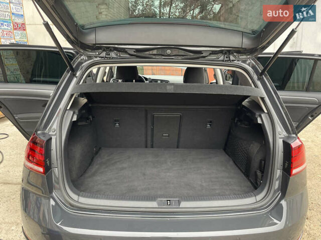 Сірий Фольксваген e-Golf, об'ємом двигуна 0 л та пробігом 40 тис. км за 16500 $, фото 17 на Automoto.ua