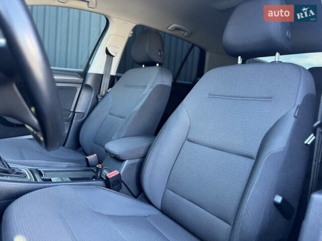 Серый Фольксваген e-Golf, объемом двигателя 0 л и пробегом 77 тыс. км за 13500 $, фото 10 на Automoto.ua