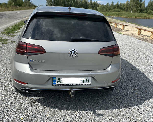 Серый Фольксваген e-Golf, объемом двигателя 0 л и пробегом 70 тыс. км за 14700 $, фото 11 на Automoto.ua