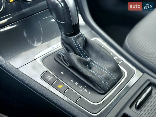 Фольксваген e-Golf 2020 в Кропивницком (Кировограде) на Automoto.ua Серый Фольксваген e-Golf, объемом двигателя 0 л и пробегом 125 тыс. км за 14550 $, фото 51 на Automoto.ua