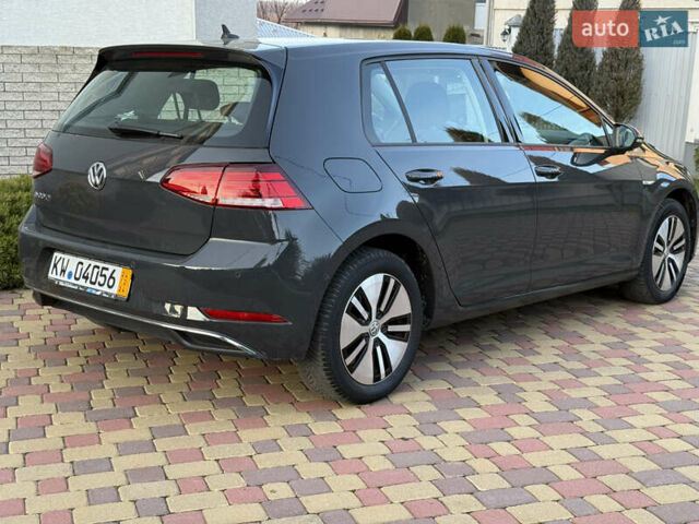 Серый Фольксваген e-Golf, объемом двигателя 0 л и пробегом 74 тыс. км за 13999 $, фото 7 на Automoto.ua