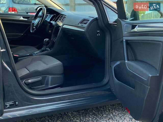 Серый Фольксваген e-Golf, объемом двигателя 0 л и пробегом 157 тыс. км за 12499 $, фото 66 на Automoto.ua