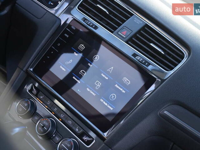 Серый Фольксваген e-Golf, объемом двигателя 0 л и пробегом 91 тыс. км за 13250 $, фото 58 на Automoto.ua