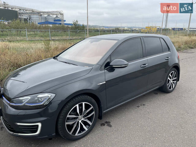 Сірий Фольксваген e-Golf, об'ємом двигуна 0 л та пробігом 40 тис. км за 16500 $, фото 2 на Automoto.ua