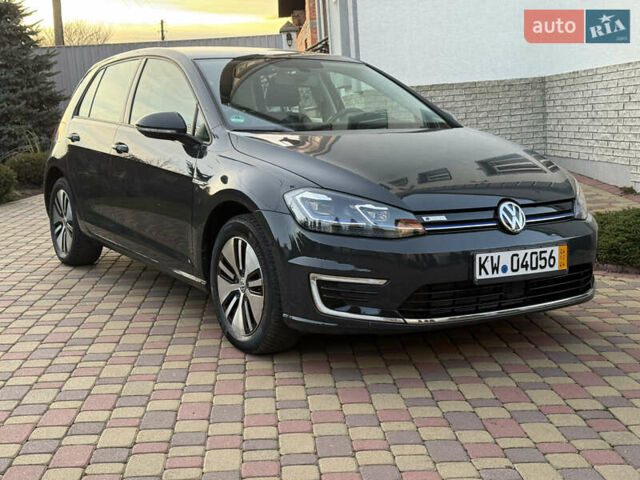 Серый Фольксваген e-Golf, объемом двигателя 0 л и пробегом 74 тыс. км за 13999 $, фото 6 на Automoto.ua