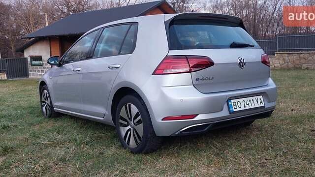 Серый Фольксваген e-Golf, объемом двигателя 0 л и пробегом 24 тыс. км за 16799 $, фото 17 на Automoto.ua