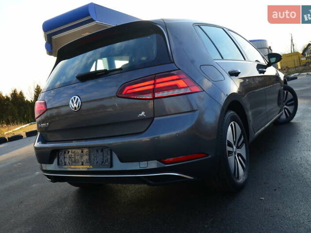 Серый Фольксваген e-Golf, объемом двигателя 0 л и пробегом 91 тыс. км за 13250 $, фото 32 на Automoto.ua