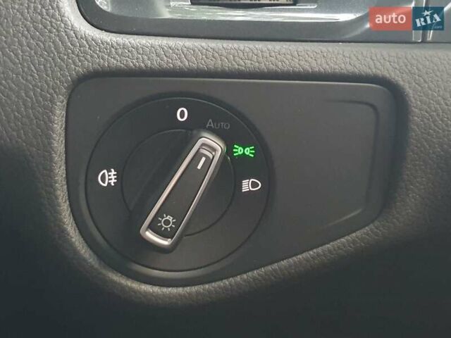 Сірий Фольксваген e-Golf, об'ємом двигуна 0 л та пробігом 41 тис. км за 15800 $, фото 14 на Automoto.ua