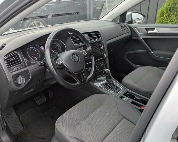 Серый Фольксваген e-Golf, объемом двигателя 0 л и пробегом 77 тыс. км за 14600 $, фото 9 на Automoto.ua