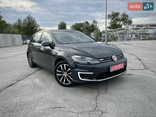 Серый Фольксваген e-Golf, объемом двигателя 0 л и пробегом 103 тыс. км за 13300 $, фото 1 на Automoto.ua