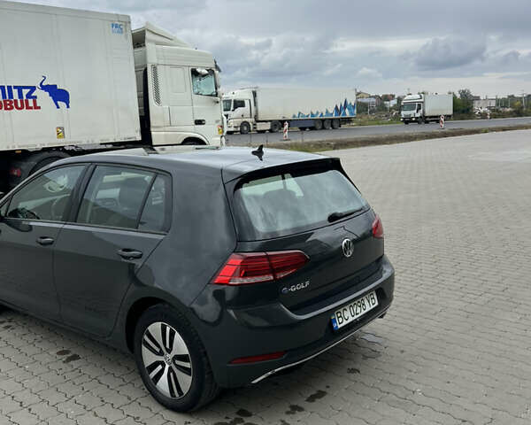 Серый Фольксваген e-Golf, объемом двигателя 0 л и пробегом 45 тыс. км за 14800 $, фото 4 на Automoto.ua