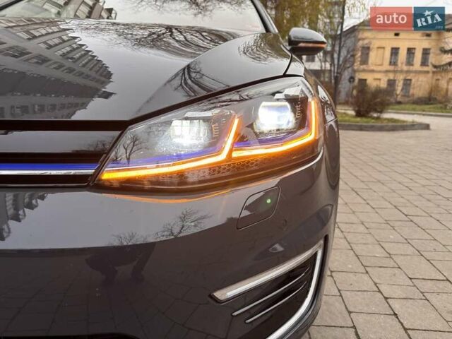 Серый Фольксваген e-Golf, объемом двигателя 0 л и пробегом 60 тыс. км за 16900 $, фото 10 на Automoto.ua