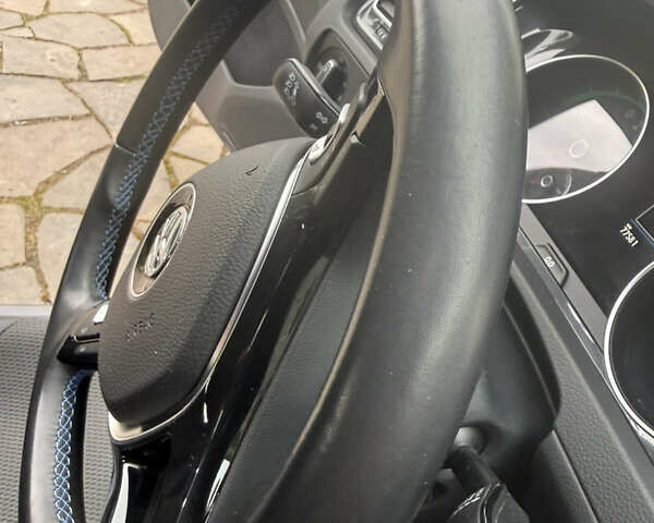 Сірий Фольксваген e-Golf, об'ємом двигуна 0 л та пробігом 77 тис. км за 14500 $, фото 7 на Automoto.ua