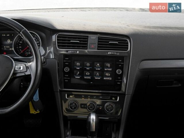 Серый Фольксваген e-Golf, объемом двигателя 0 л и пробегом 101 тыс. км за 14150 $, фото 15 на Automoto.ua