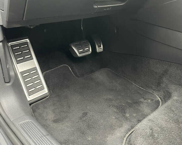 Сірий Фольксваген e-Golf, об'ємом двигуна 0 л та пробігом 40 тис. км за 16500 $, фото 21 на Automoto.ua