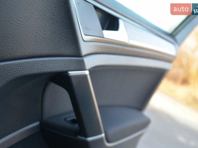 Серый Фольксваген e-Golf, объемом двигателя 0 л и пробегом 91 тыс. км за 13250 $, фото 66 на Automoto.ua