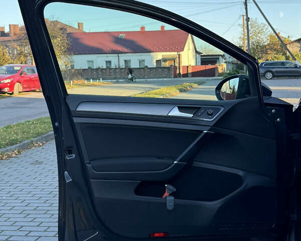 Сірий Фольксваген e-Golf, об'ємом двигуна 0 л та пробігом 51 тис. км за 13499 $, фото 48 на Automoto.ua