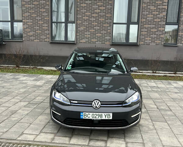 Серый Фольксваген e-Golf, объемом двигателя 0 л и пробегом 49 тыс. км за 14700 $, фото 18 на Automoto.ua