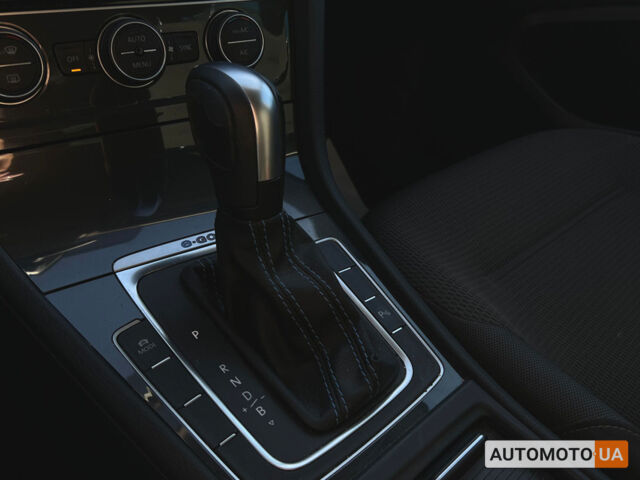 Серый Фольксваген e-Golf, объемом двигателя 36 л и пробегом 106 тыс. км за 15700 $, фото 16 на Automoto.ua