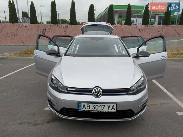 Серый Фольксваген e-Golf, объемом двигателя 0 л и пробегом 29 тыс. км за 14800 $, фото 65 на Automoto.ua