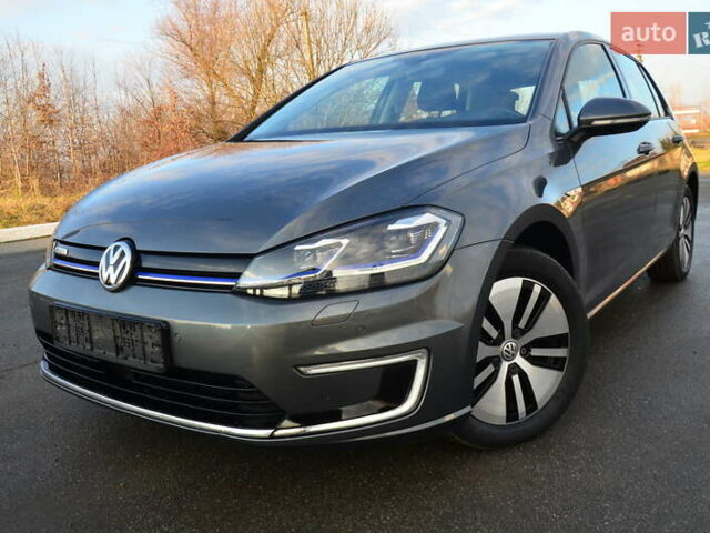 Серый Фольксваген e-Golf, объемом двигателя 0 л и пробегом 91 тыс. км за 13250 $, фото 4 на Automoto.ua