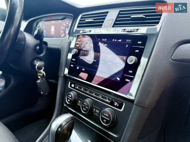 Фольксваген e-Golf 2020 в Кропивницком (Кировограде) на Automoto.ua Серый Фольксваген e-Golf, объемом двигателя 0 л и пробегом 125 тыс. км за 14550 $, фото 26 на Automoto.ua