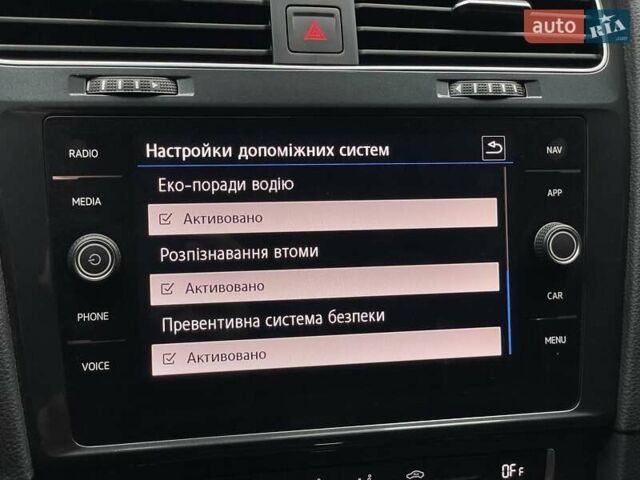 Серый Фольксваген e-Golf, объемом двигателя 0 л и пробегом 108 тыс. км за 13499 $, фото 53 на Automoto.ua