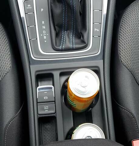 Серый Фольксваген e-Golf, объемом двигателя 0 л и пробегом 95 тыс. км за 14500 $, фото 15 на Automoto.ua