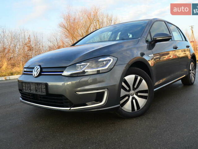 Серый Фольксваген e-Golf, объемом двигателя 0 л и пробегом 91 тыс. км за 13250 $, фото 6 на Automoto.ua