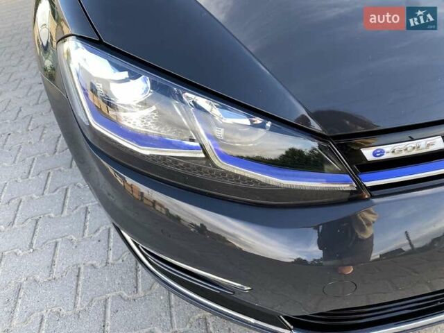 Серый Фольксваген e-Golf, объемом двигателя 0 л и пробегом 48 тыс. км за 14617 $, фото 6 на Automoto.ua