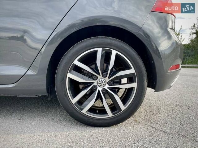 Серый Фольксваген e-Golf, объемом двигателя 0 л и пробегом 103 тыс. км за 13300 $, фото 13 на Automoto.ua