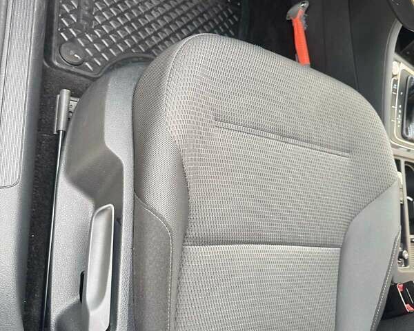 Сірий Фольксваген e-Golf, об'ємом двигуна 0 л та пробігом 67 тис. км за 15400 $, фото 27 на Automoto.ua