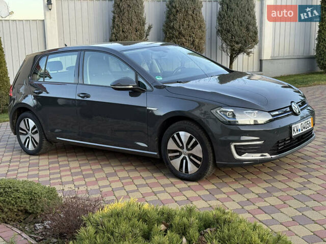 Серый Фольксваген e-Golf, объемом двигателя 0 л и пробегом 74 тыс. км за 13999 $, фото 4 на Automoto.ua