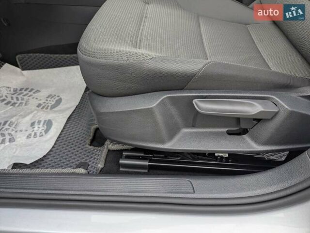 Серый Фольксваген e-Golf, объемом двигателя 0 л и пробегом 29 тыс. км за 14800 $, фото 18 на Automoto.ua