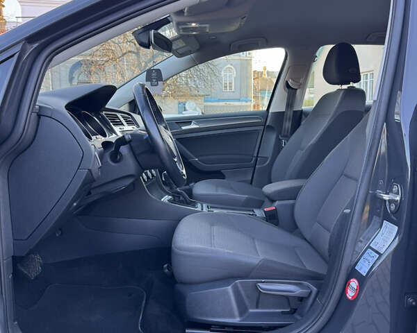 Сірий Фольксваген e-Golf, об'ємом двигуна 0 л та пробігом 51 тис. км за 13499 $, фото 51 на Automoto.ua