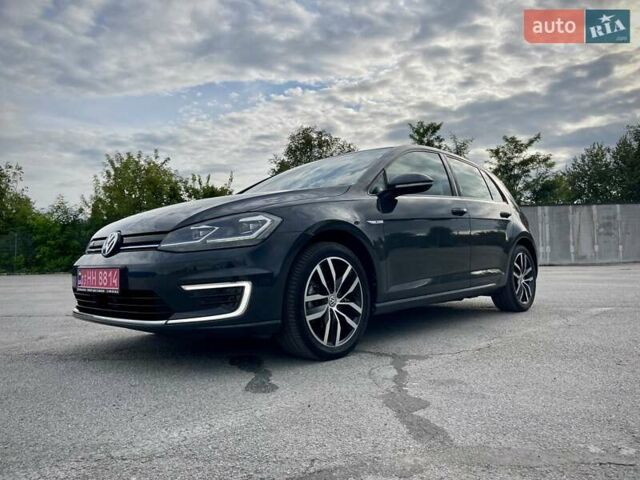 Серый Фольксваген e-Golf, объемом двигателя 0 л и пробегом 103 тыс. км за 13300 $, фото 8 на Automoto.ua