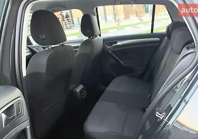 Серый Фольксваген e-Golf, объемом двигателя 0 л и пробегом 140 тыс. км за 12300 $, фото 16 на Automoto.ua