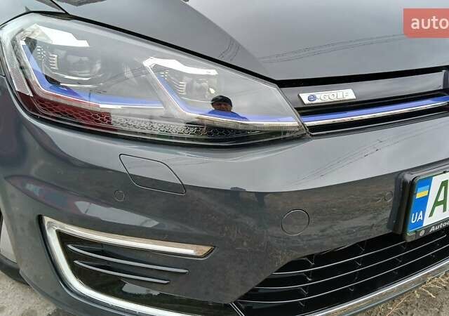 Сірий Фольксваген e-Golf, об'ємом двигуна 0 л та пробігом 29 тис. км за 16000 $, фото 4 на Automoto.ua