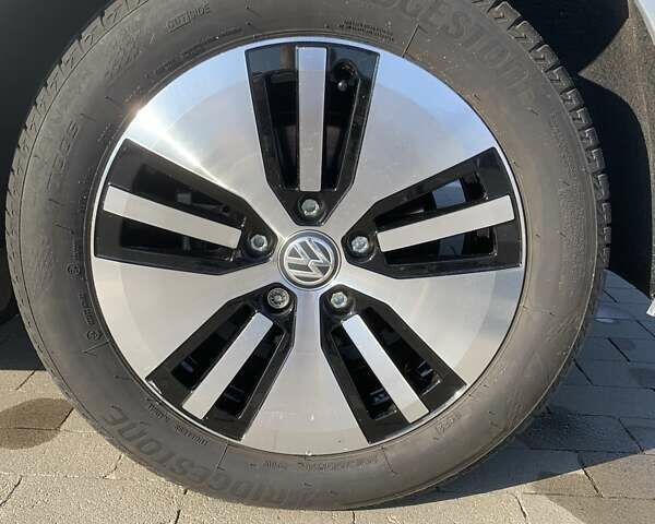 Сірий Фольксваген e-Golf, об'ємом двигуна 0 л та пробігом 20 тис. км за 16700 $, фото 27 на Automoto.ua
