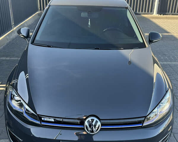 Серый Фольксваген e-Golf, объемом двигателя 0 л и пробегом 77 тыс. км за 13500 $, фото 2 на Automoto.ua
