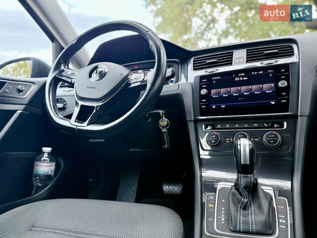 Фольксваген e-Golf 2020 в Кропивницком (Кировограде) на Automoto.ua Серый Фольксваген e-Golf, объемом двигателя 0 л и пробегом 125 тыс. км за 14550 $, фото 42 на Automoto.ua