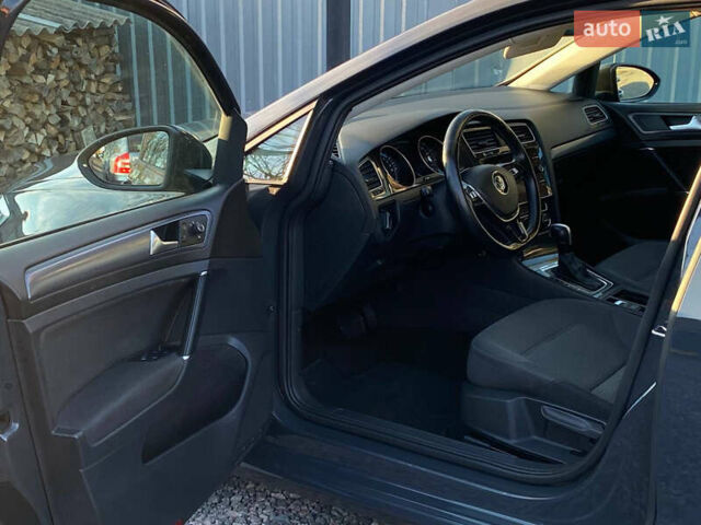 Серый Фольксваген e-Golf, объемом двигателя 0 л и пробегом 157 тыс. км за 12499 $, фото 39 на Automoto.ua