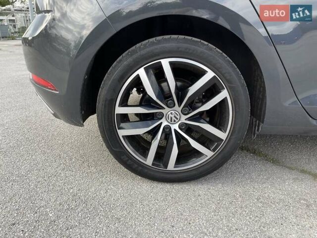 Серый Фольксваген e-Golf, объемом двигателя 0 л и пробегом 103 тыс. км за 13300 $, фото 36 на Automoto.ua