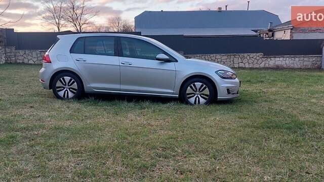Серый Фольксваген e-Golf, объемом двигателя 0 л и пробегом 24 тыс. км за 16799 $, фото 7 на Automoto.ua