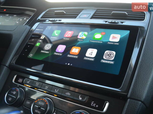 Серый Фольксваген e-Golf, объемом двигателя 0 л и пробегом 91 тыс. км за 13250 $, фото 69 на Automoto.ua