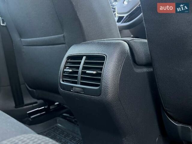 Серый Фольксваген e-Golf, объемом двигателя 0 л и пробегом 62 тыс. км за 14300 $, фото 37 на Automoto.ua