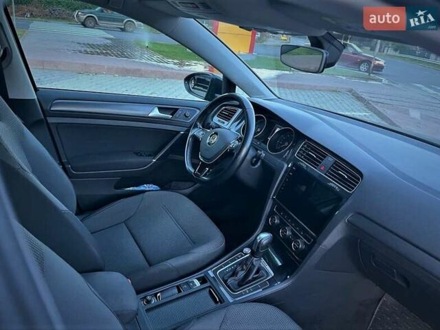 Серый Фольксваген e-Golf, объемом двигателя 0 л и пробегом 64 тыс. км за 15600 $, фото 11 на Automoto.ua