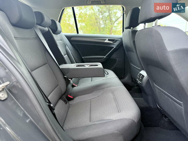 Фольксваген e-Golf 2020 в Кропивницком (Кировограде) на Automoto.ua Серый Фольксваген e-Golf, объемом двигателя 0 л и пробегом 125 тыс. км за 14550 $, фото 21 на Automoto.ua