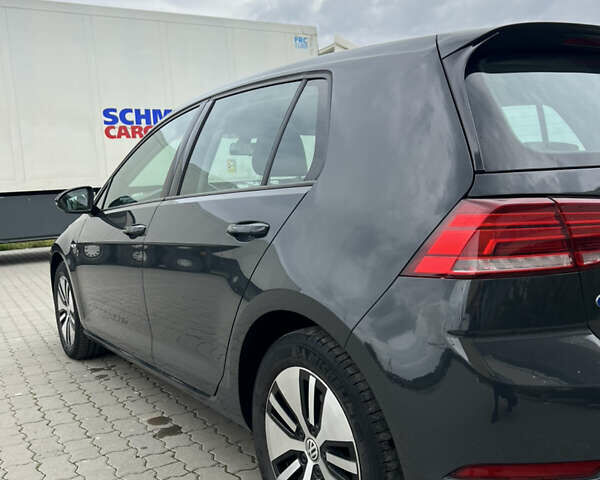 Серый Фольксваген e-Golf, объемом двигателя 0 л и пробегом 45 тыс. км за 14800 $, фото 14 на Automoto.ua
