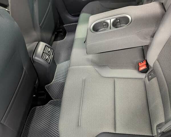 Серый Фольксваген e-Golf, объемом двигателя 0 л и пробегом 29 тыс. км за 14800 $, фото 38 на Automoto.ua